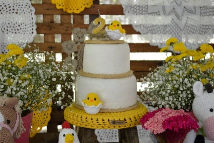 Festa com tema Bichinhos de crochê no Chalé do Lago