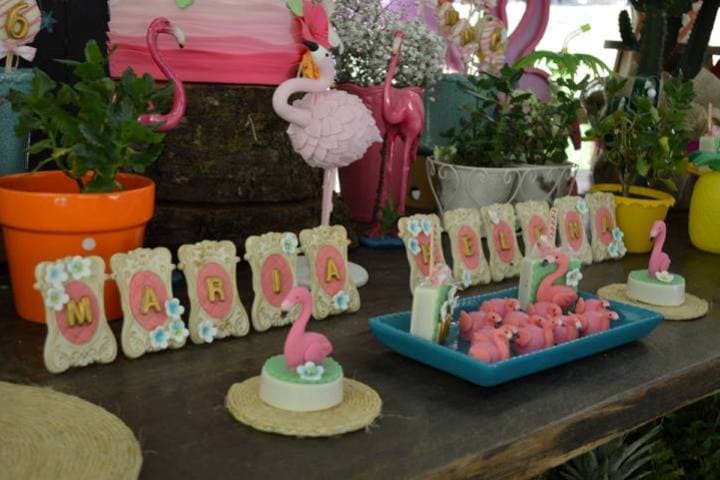 Festa com tema Flamingos no Chalé do Lago