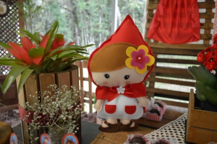Festa com tema Chapeuzinho Vermelho no Chalé do Lago