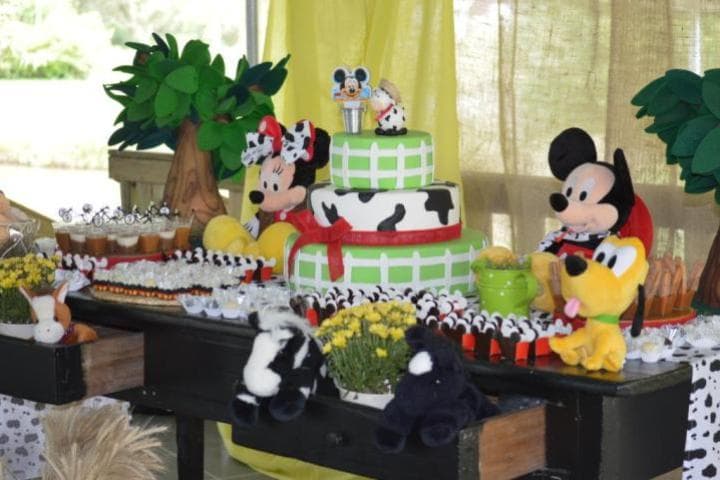 Festa com tema Minnie na fazenda no Chalé do Lago